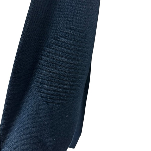 Orvis Upton Navy Merino Wool 1/4 Zip Sweater - Picture 3 of 10